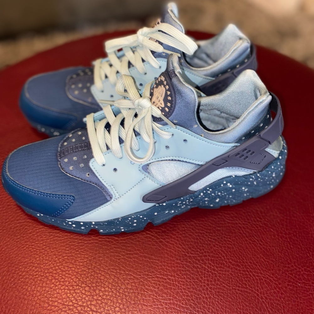 Nike Air Huarache Run Premium “Diffused Blue’.  Size 9